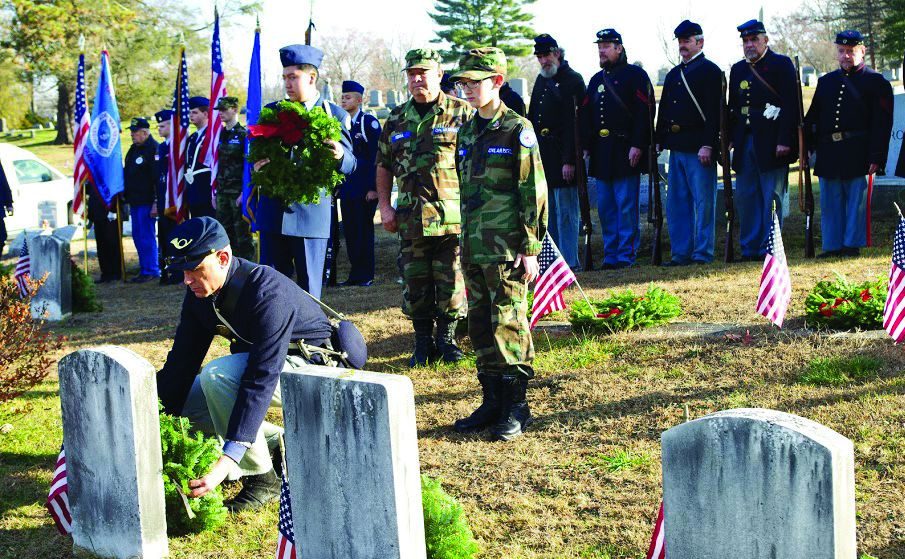 Wreaths Honor Veterans In 2 Danbury Cemeteries