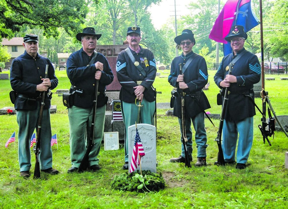 N-SSA and SUVCW Team Dedicate Headstone
